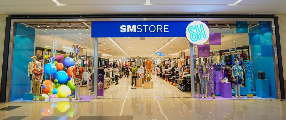 The SM Store, the country's largest department store chain, offers a wide range of products, from clothing and homeware to beauty essentials, with a Coffee Bean & Tea Leaf inside for a relaxing shopping break.